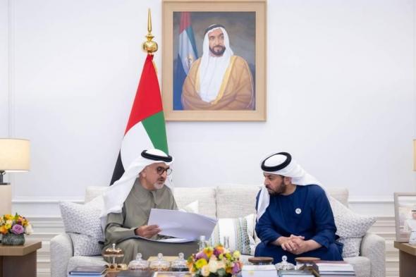 حمدان
      بن
      زايد:
      الرياضة
      عنصر
      محوري
      في
      دفع
      مسيرة
      التنمية
      الشاملة