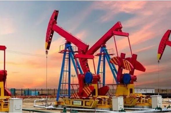 ارتفاع
    أسعار
    النفط..
    وخام
    برنت
    يسجل
    60
    دولارا
    للبرميل