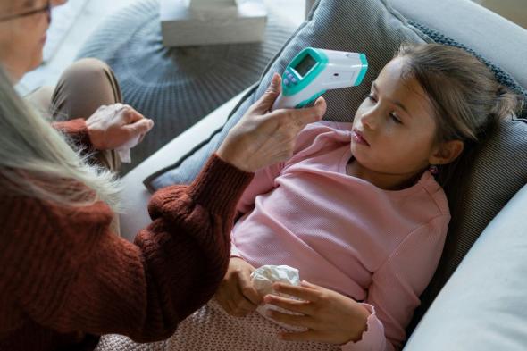 كيفية
التعامل
مع
الحمى
عند
الأطفال
في
المنزل