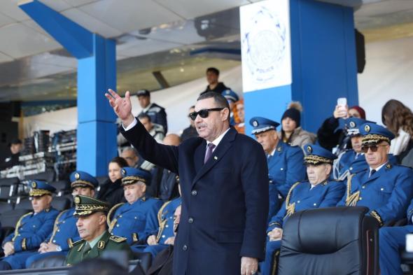 سعيود
يشرف
على
تخرّج
1393
عون
شرطة
بالمدرسة
التطبيقية
للصومعة