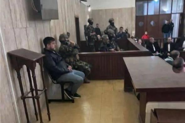 أول
      ظهور
      للفنان
      فضل
      شاكر
      داخل
      المحكمة