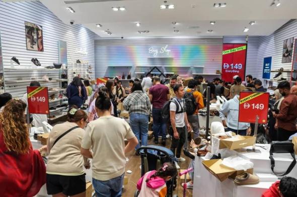 انطلاق
      موسم
      13
      من
      «&e
      إم
      أو
      تي
      بي»
      في
      «دبي
      للتسوق»