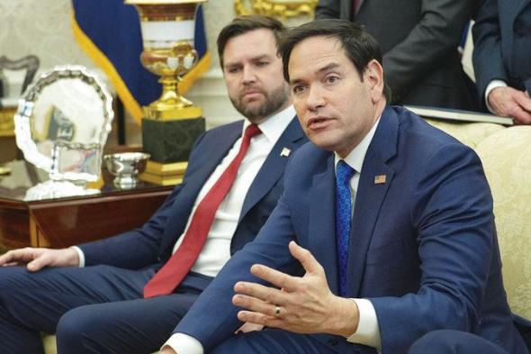 شائعات في واشنطن حول «منافسة» بين نائب الرئيس ووزير الخارجية