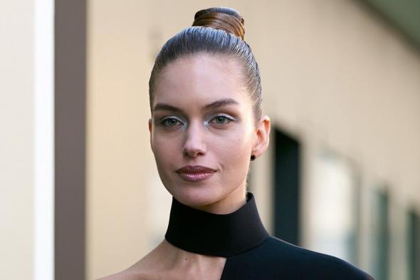 موضة
مكياج
الألفية
الثالثة
Y3K..
توقيع
جمالي
يجمع
بين
الخيال
العلمي
والواقع
الافتراضي
والتكنولوجيا