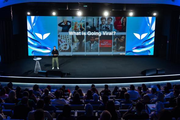 قمة المليار متابع.. الخبير العالمي بريندان كاين يفند 5 أوهام تعيق تقدم صناع المحتوى