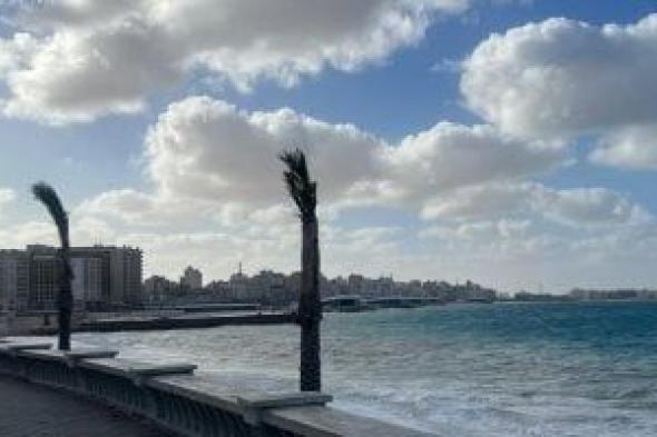 ارتفاع
أمواج
البحر
ونشاط
الرياح
بمطروح
والساحل
الشمالي
..
فيديو