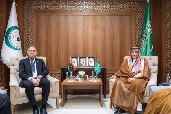 الخريجي
    يبحث
    العلاقات
    الثنائية
    مع
    وزير
    خارجية
    ليبيا
    المكلف