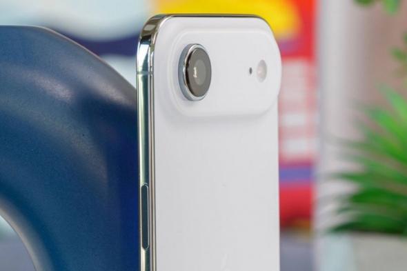 هاتف
iPhone
Air
2
قد
يأتي
بعمر
بطارية
أطول
وترقية
قوية
في
الكاميرا