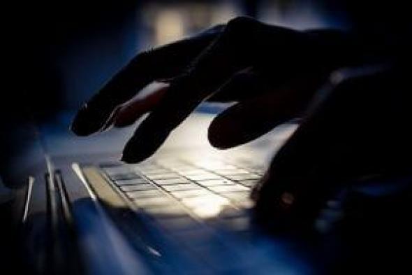 كيف
تُبلّغ
عن
جرائم
الإنترنت؟..
خطوات
رسمية
وعقوبات
رادعة
تحمي
المواطنين