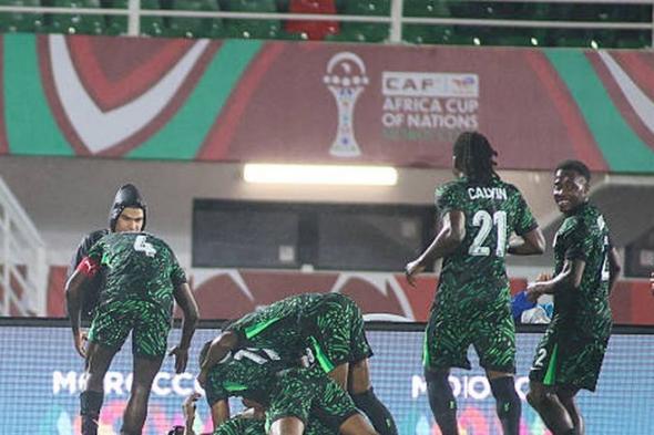 نيجيريا
      تهزم
      الجزائر
      وتتأهل
      لنصف
      نهائي
      أمم
      أفريقيا
      للمرة
      الـ
      17
      في
      التاريخ