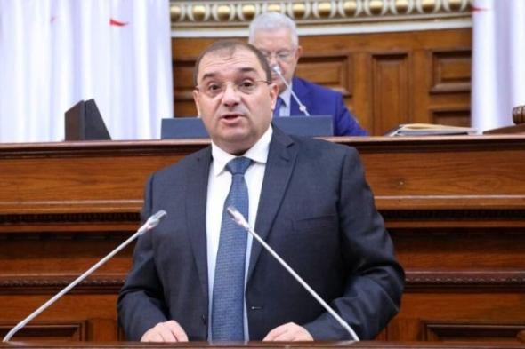 وزير
العدل
يعرض
القانون
الأساسي
للقضاء
بمجلس
الأمة