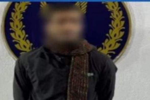 ضبط
عاطل
بالشرقية
بعد
تعديه
على
المارة
بسلاح
أبيض..
فيديو