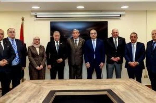 لجنة
الزراعة
بالشيوخ
تبحث
دعم
صغار
المزارعين
وزيادة
الصادرات