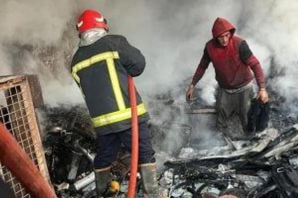 السيطرة
على
حريق
اندلع
داخل
مخزن
فى
أبو
النمرس
دون
إصابات