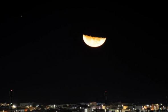 رصد
التربيع
الأخير
لقمر
رجب
واقترانه
بنجم
السماك
الأعزل
في
سماء
المملكة