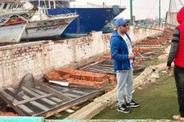 بعد
انهيار
سور
الملعب..
وقف
النشاط
الرياضي
بأحد
ملاعب
دمياط