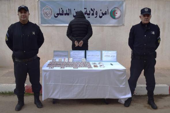 عين
الدفلى..
توقيف
مُروّج
مهلوسات
بالعطاف
وحجز
1035
قرصًا