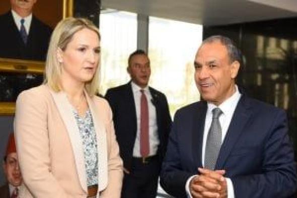 مشاورات
سياسية
بين
مصر
وإيرلندا
لدعم
العلاقات
الثنائية