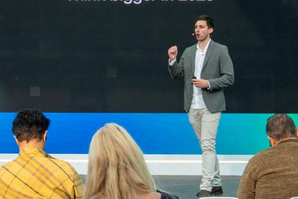 مؤثر أسترالي: الذكاء الاصطناعي غيّر قواعد اللعبة