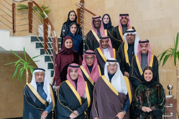 مُحافظ
الأحساء
يستقبل
رئيس
وأعضاء
مجلس
إدارة
هيئة
الصحفيين
السعوديين