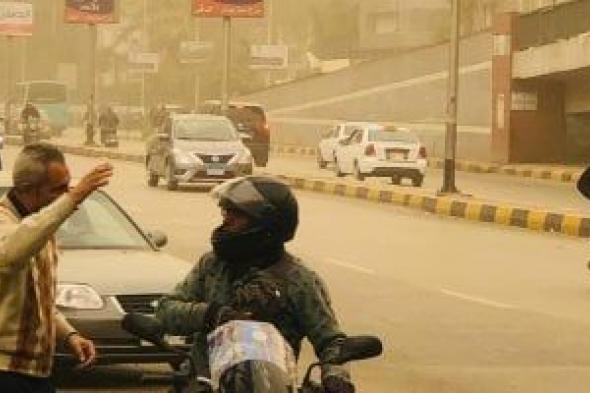 اللواء
مؤمن
سعيد
يضع
روشتة
القيادة
الآمنة
أثناء
العواصف
والرياح
الشديدة..
صور