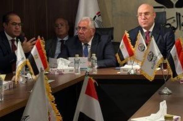 عاصم
الجزار:
نرحب
بكافة
الآراء
داخل
أروقة
الحزب
ونعبر
عنها
برؤية
موحدة
تحت
القبة