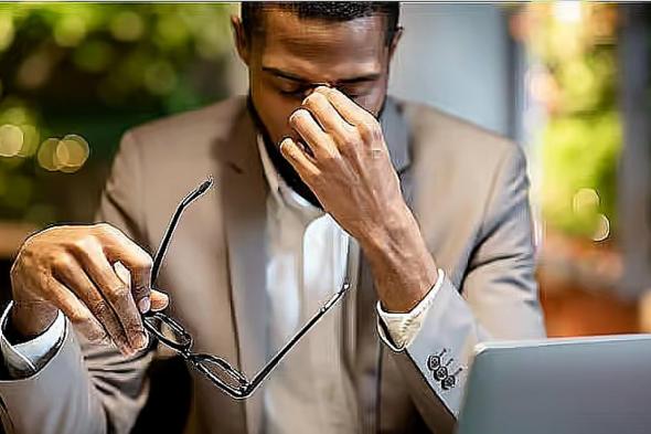 استشاري:
    ضغوطات
    العمل
    تؤدي
    إلى
    احتراق
    وظيفي