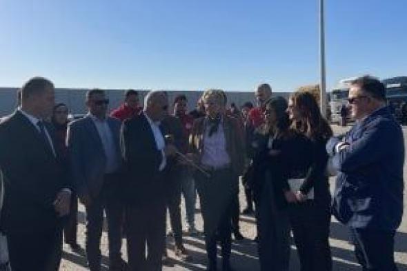 وفد
من
السفارة
البريطانية
يتفقد
معبر
رفح
برفقة
محافظ
شمال
سيناء