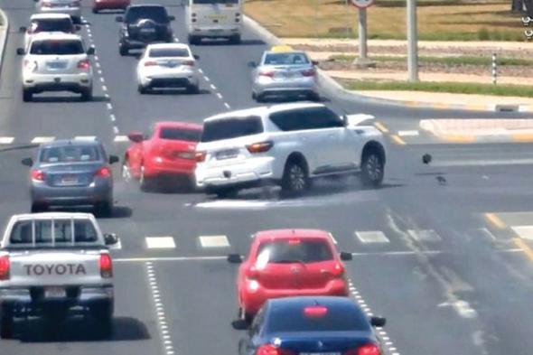 استخدام الهاتف أكثر مخالفة مرورية تسبب حوادث في أبوظبي