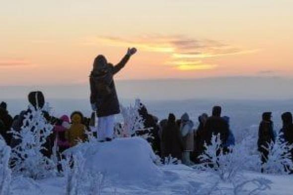 بعد
40
يوما
فى
ظلام..
الشمس
تعود
من
جديد
لمدينة
مورمانسك
الروسية