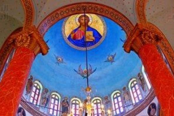 من
قلب
مجمع
الأديان
بالقاهرة..
جماليات
العمارة
والزخرفة
بكنيسة
مار
جرجس