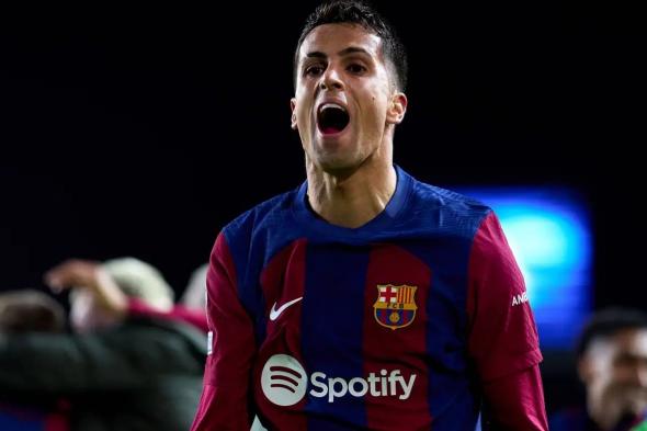 كانسيلو يعود إلى برشلونة