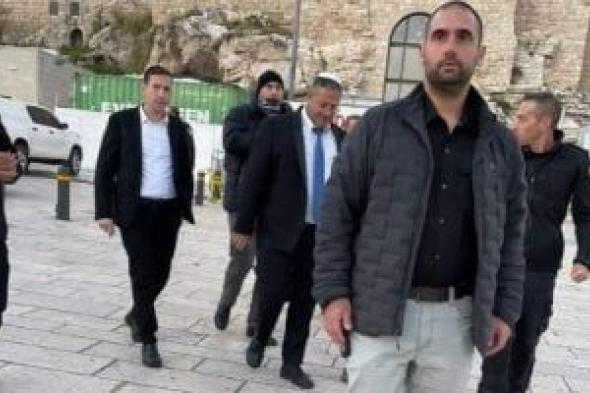 وزير
الأمن
القومى
الإسرائيلي
المتطرف
بن
غفير
يقتحم
المسجد
الأقصى
المبارك