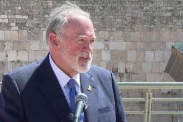 سفير
أمريكا
بإسرائيل:
واشنطن
لا
تملك
خططا
لشن
هجوم
عسكرى
على
إيران