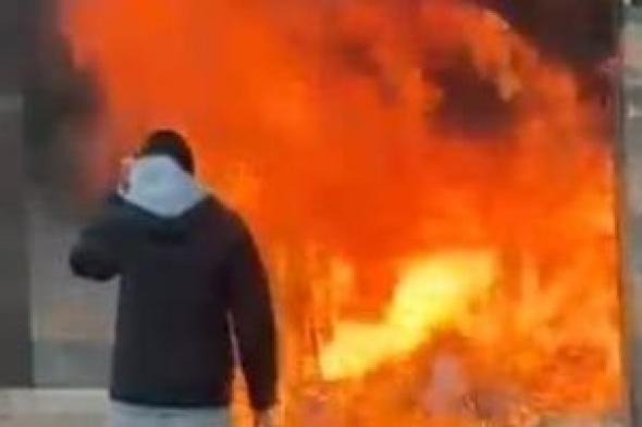 تفحم
محتويات
محل
بسبب
حريق
بكورنيش
الإسكندرية