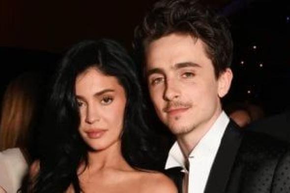 كايلى
جينر
«وش
الخير»
على
تيموثي
شالاميه
بعد
حصد
الجولدن
جلوب