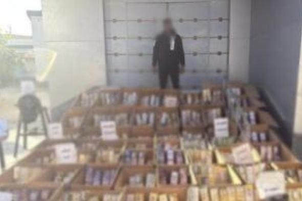 سقوط
ورشة
لتصنيع
الألعاب
النارية
بالفيوم
وضبط
700
ألف
قطعة
قبل
ترويجها