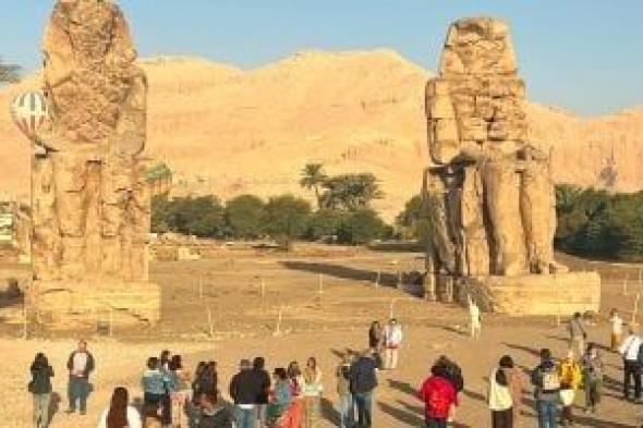 غرامة
تصل
لـ10
آلاف
جنيه
عقوبة
التعرض
للسائحين
أو
التسول
منهم