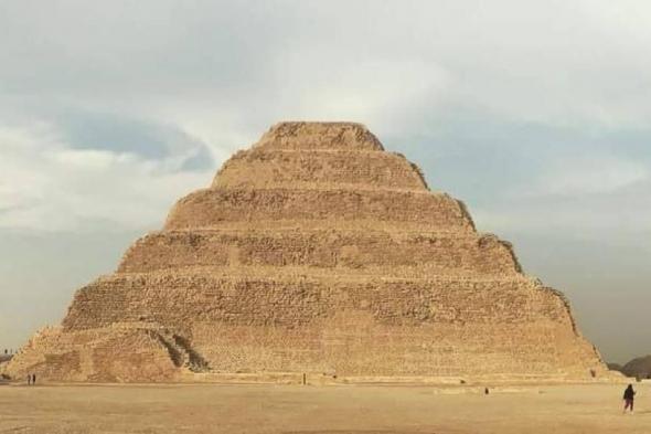 معايير
      جديدة
      للهوية
      البصرية
      في
      محافظة
      الجيزة
      المصرية