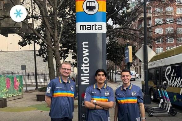 3
      أصدقاء
      يسعون
      لـ
      «غينيس»
      بزيارة
      جميع
      محطات
      القطار
      السريع
      في
      أتلانتا