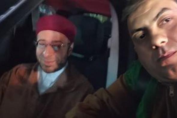 وزير
الأوقاف
يتفقد
احتفالات
المصريين
بمولد
السيدة
زينب