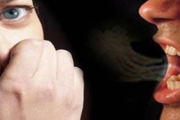رائحة
      الفم
      الصباحية..
      متى
      تشير
      لمشكلة
      صحية؟