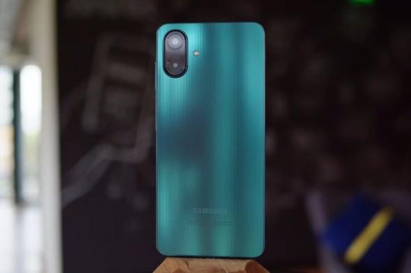 منافس
جديد
من
سامسونغ
في
عالم
الهواتف
الذكية