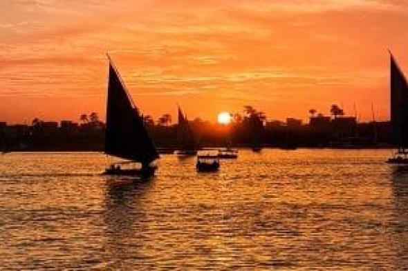 تجربة
لا
تنسى..
المراكب
النيلية
والشراعية
تقدم
البهجة
للأجانب
فى
الأقصر..
صور