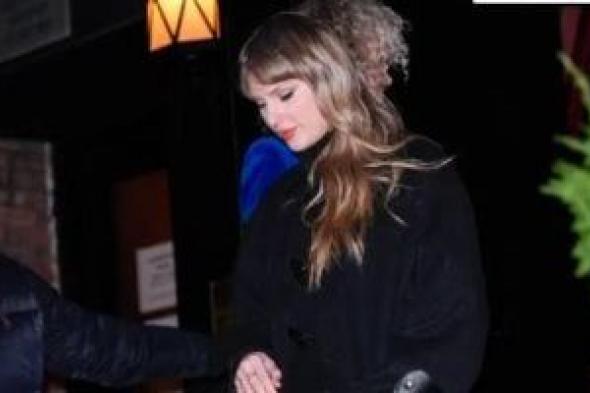 تايلور
سويفت
وترافيس
كيلسى
يستمتعان
بوقتهما
قبل
تحضيرات
الزفاف
السرية