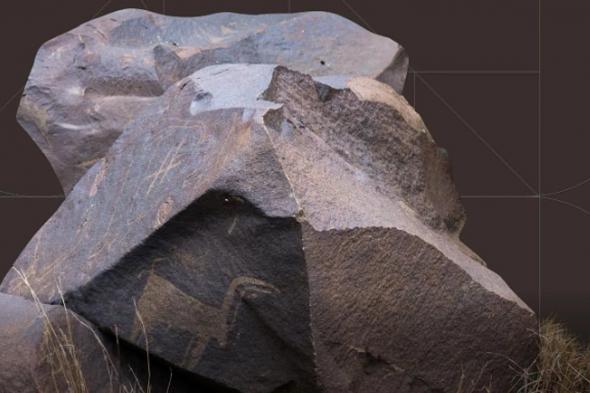 اكتشاف
    20
    صخرة
    تحمل
    نقوشًا
    أثرية
    في
    مشروع
    «قمم
    السودة»