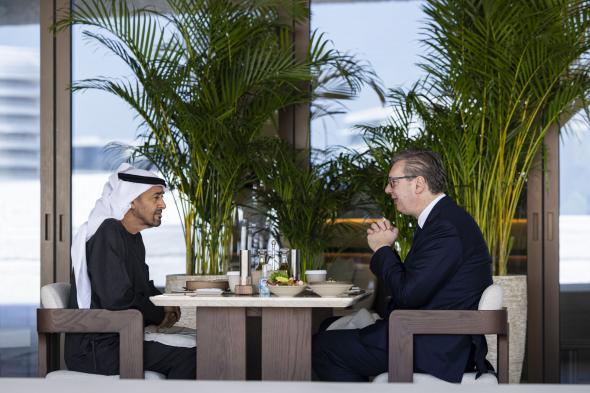 رئيس الدولة يبحث مع الرئيس الصربي مختلف جوانب التعاون والعمل المشترك بين البلدين