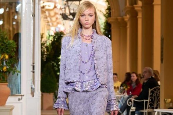 تنسيق إطلالات أحادية اللون: خطوة نحو الأناقة والتجدد