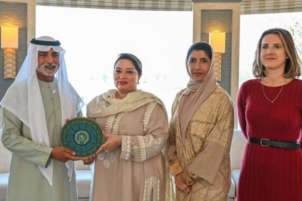 نهيان
      بن
      مبارك
      يستعرض
      مع
      «كومستيك»
      آفاق
      التعاون