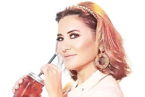 كارين
      سلامة:
      أدواري
      خفيفة
      وتمر
      سريعاً